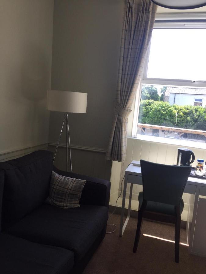 Отель The Kings Head Chacewater Экстерьер фото