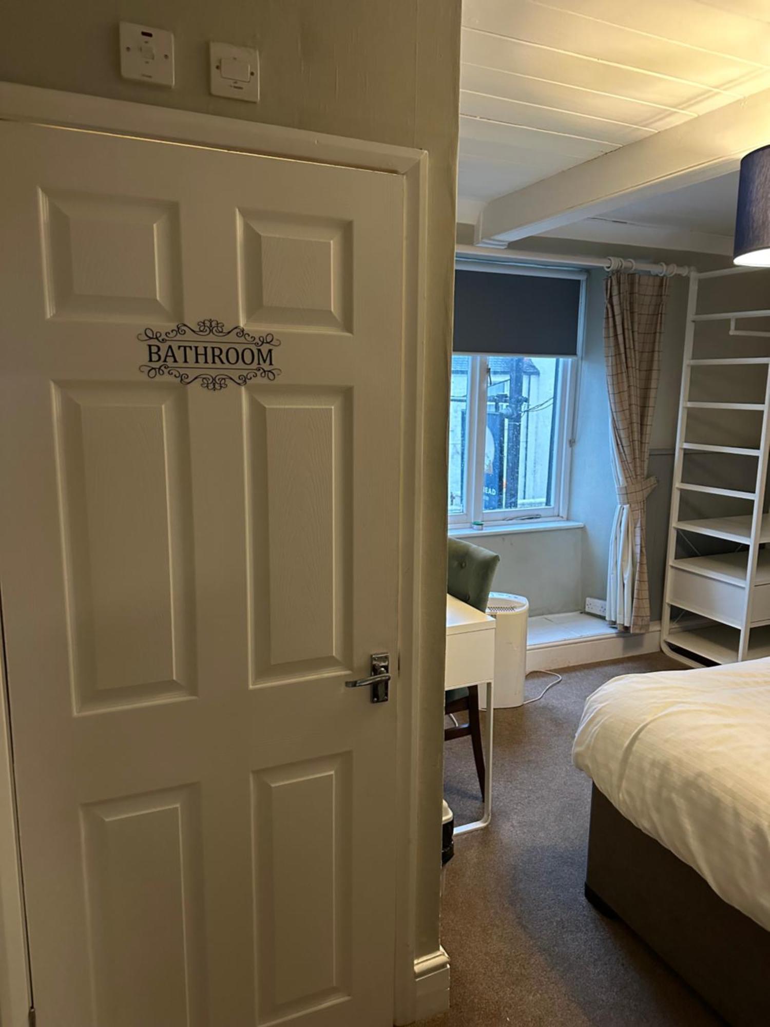 Отель The Kings Head Chacewater Экстерьер фото