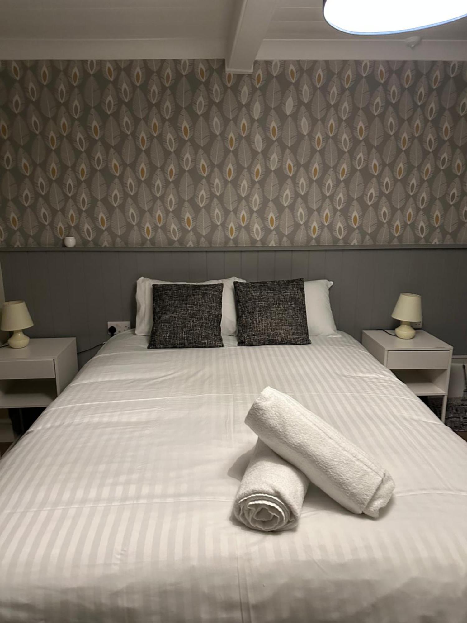 Отель The Kings Head Chacewater Экстерьер фото