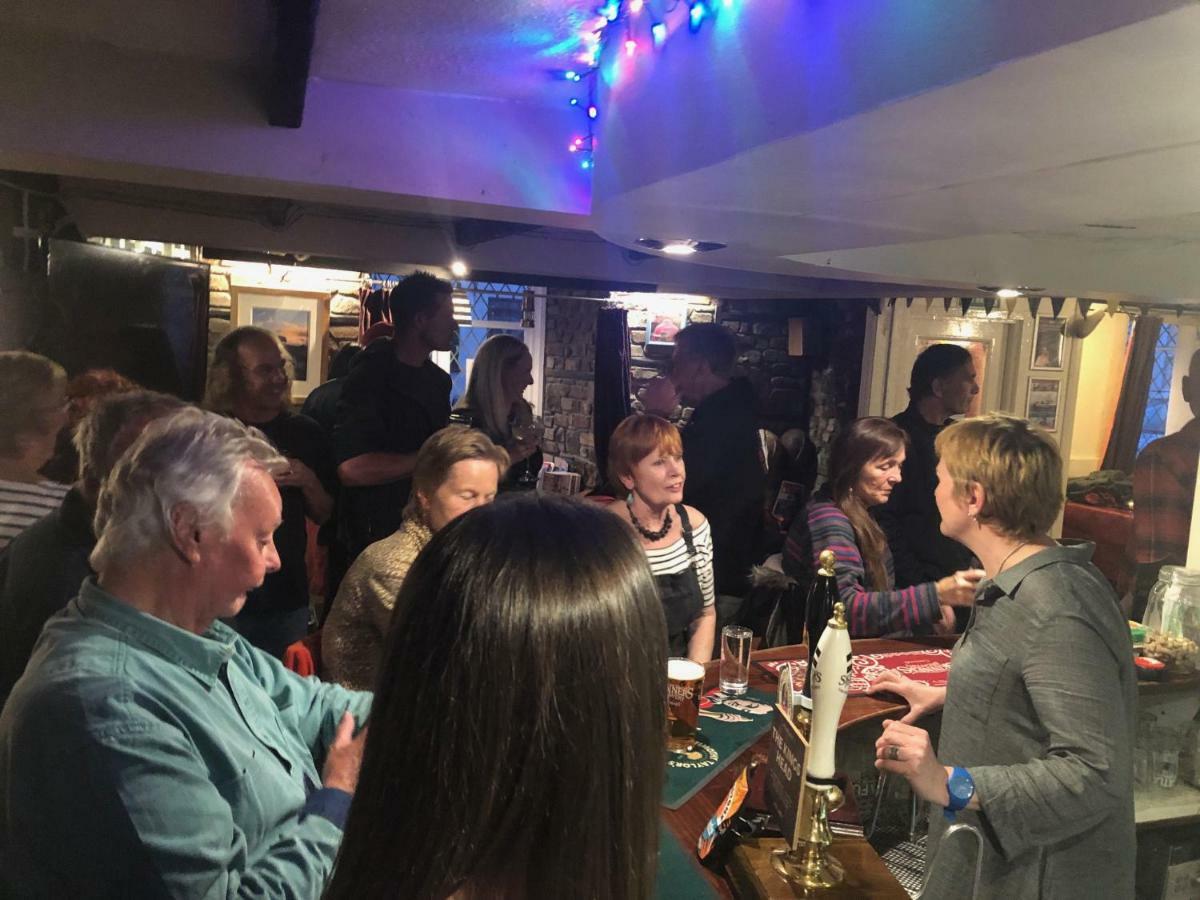 Отель The Kings Head Chacewater Экстерьер фото