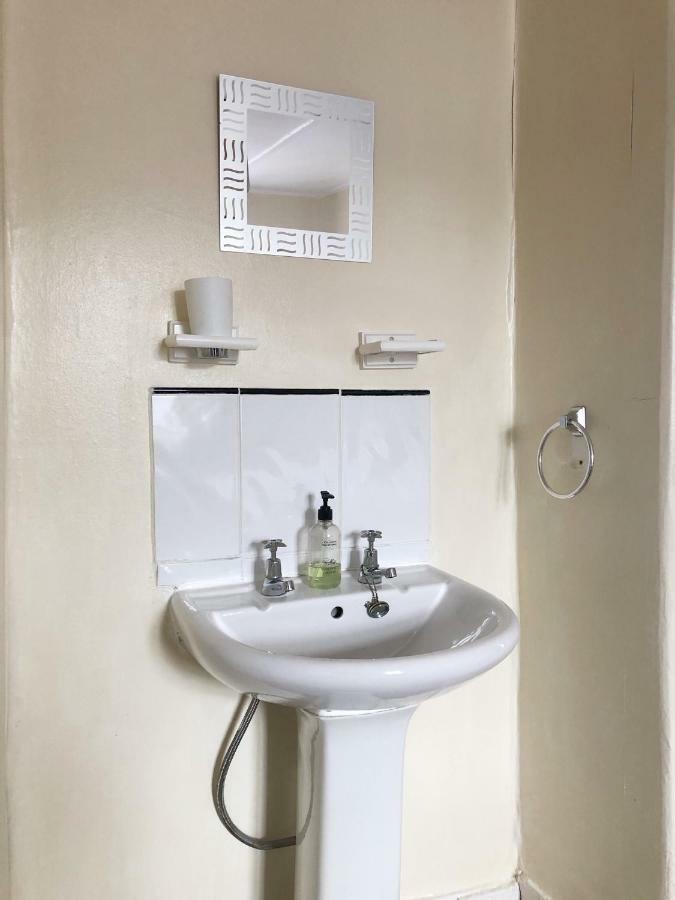 Отель The Kings Head Chacewater Экстерьер фото