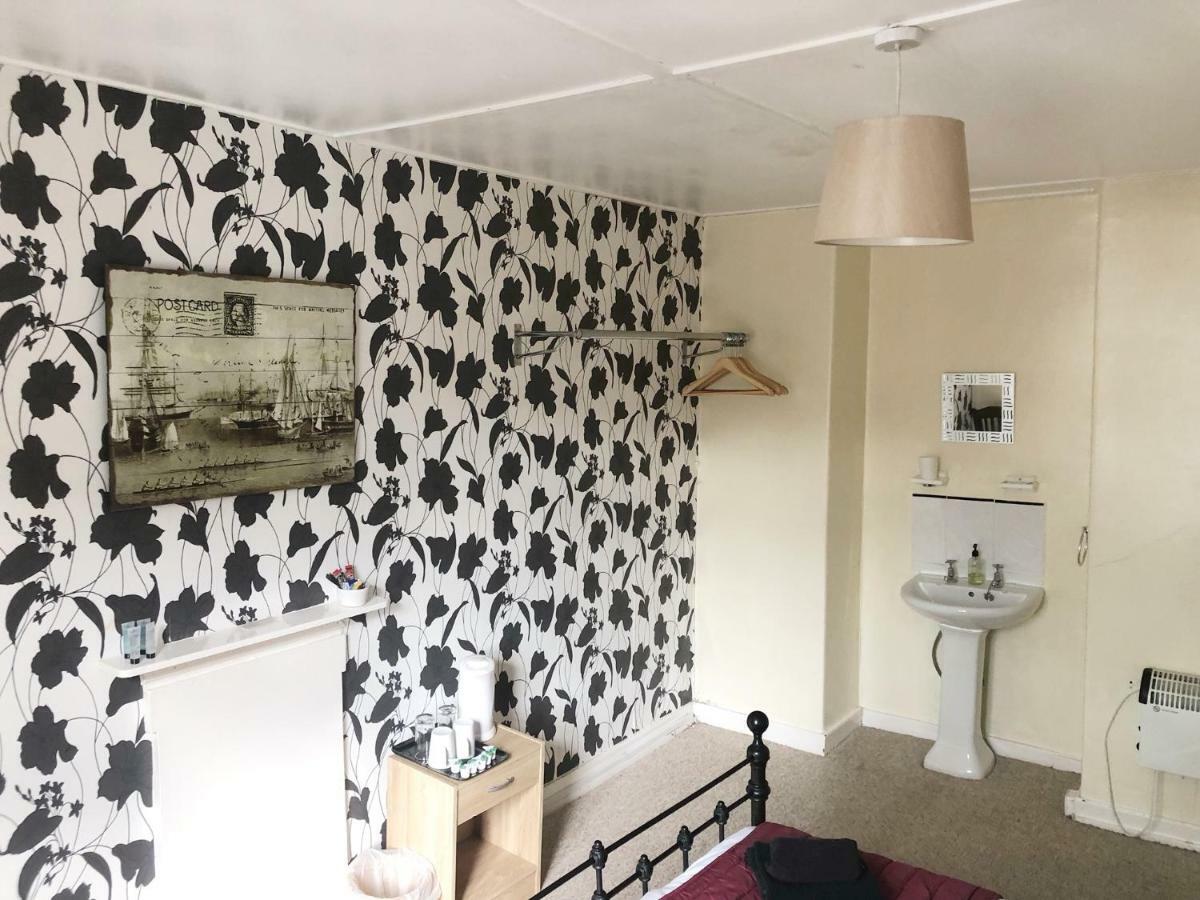 Отель The Kings Head Chacewater Экстерьер фото
